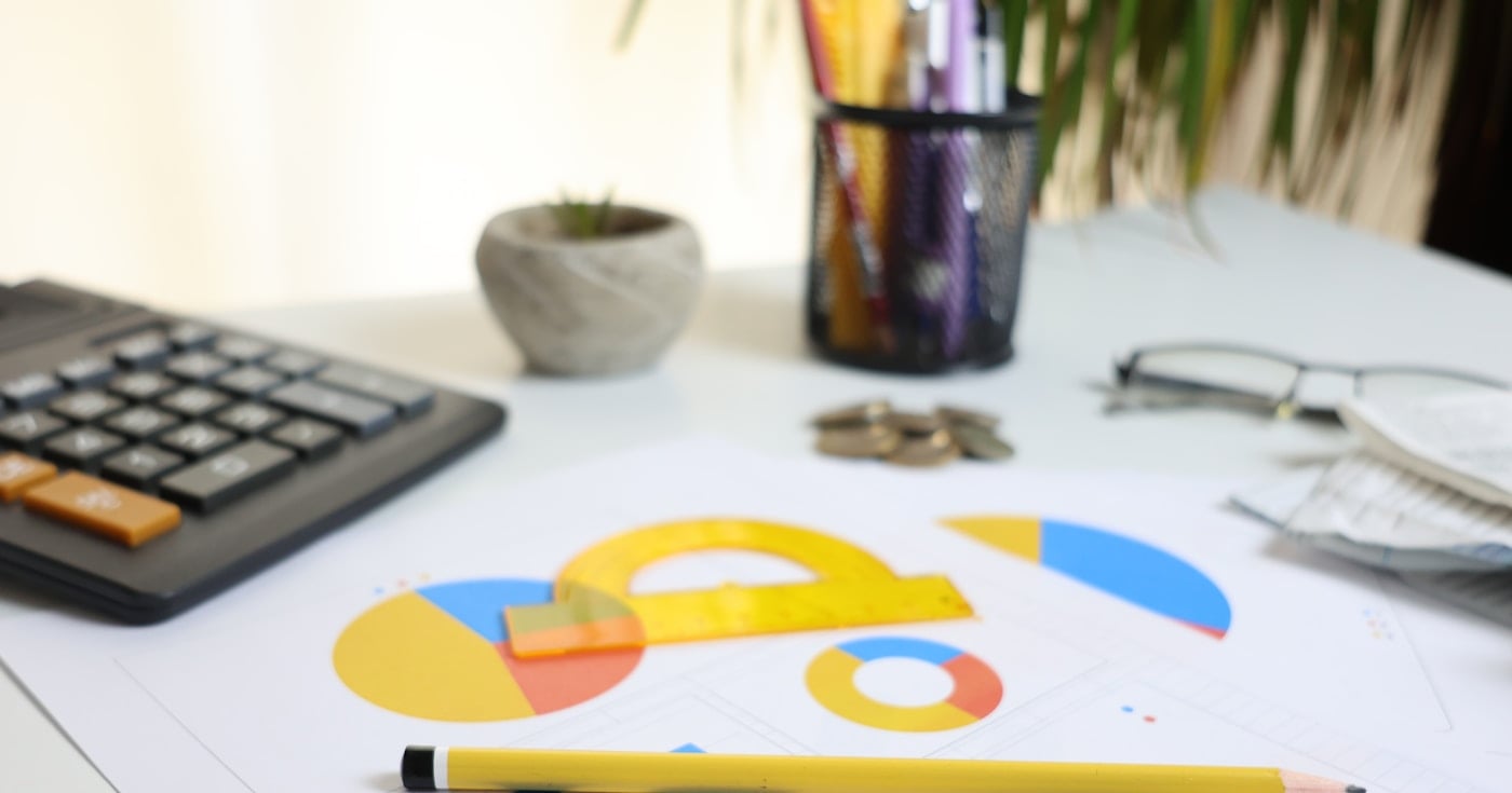 Financial calculator and charts for startup burn rate
